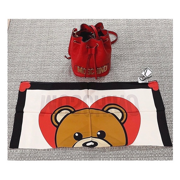 NWT MOSCHINO Signature Teddy Bear Red ❤️100% Silk Large Wrap/Scarf - Picture 7 of 9